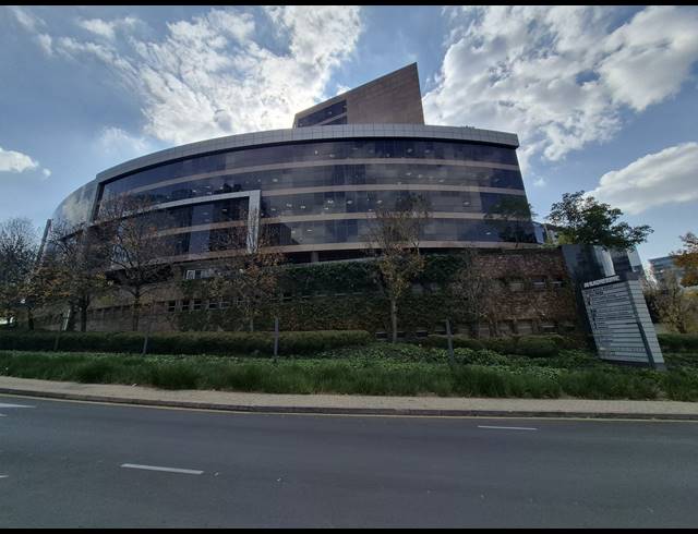 360M² OFFICE TO LET IN SANDTON CENTRAL